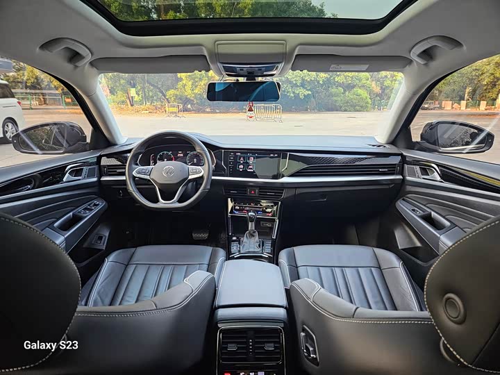 Фото 7 - Volkswagen Passat