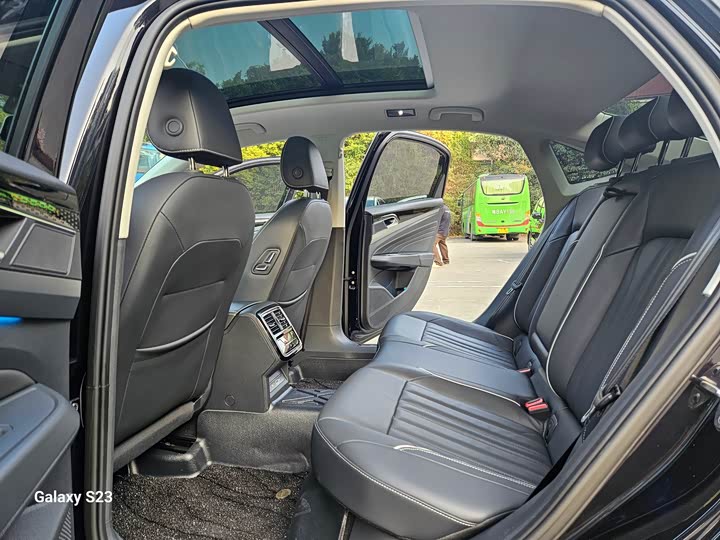 Фото 8 - Volkswagen Passat