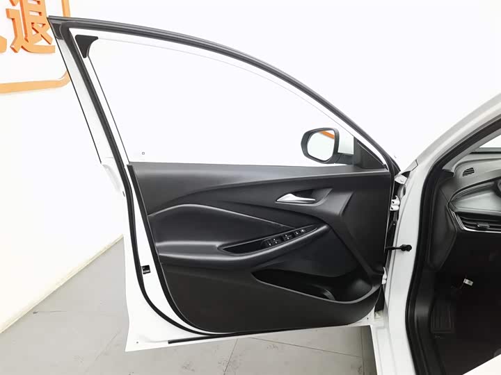 Фото 8 - Buick Verano