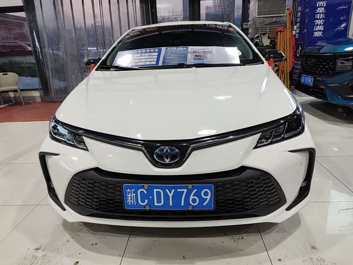 Фото 2 - Toyota Corolla