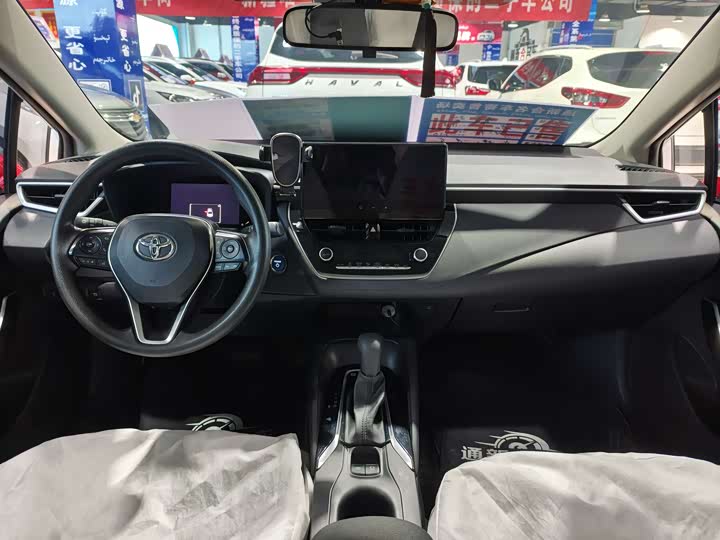 Фото 5 - Toyota Corolla