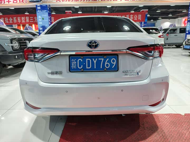 Фото 8 - Toyota Corolla