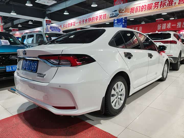 Фото 9 - Toyota Corolla