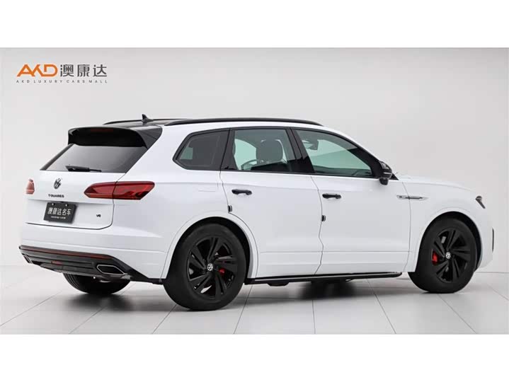 Фото 3 - Volkswagen Touareg