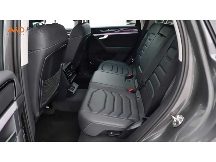 Фото 7 - Volkswagen Touareg