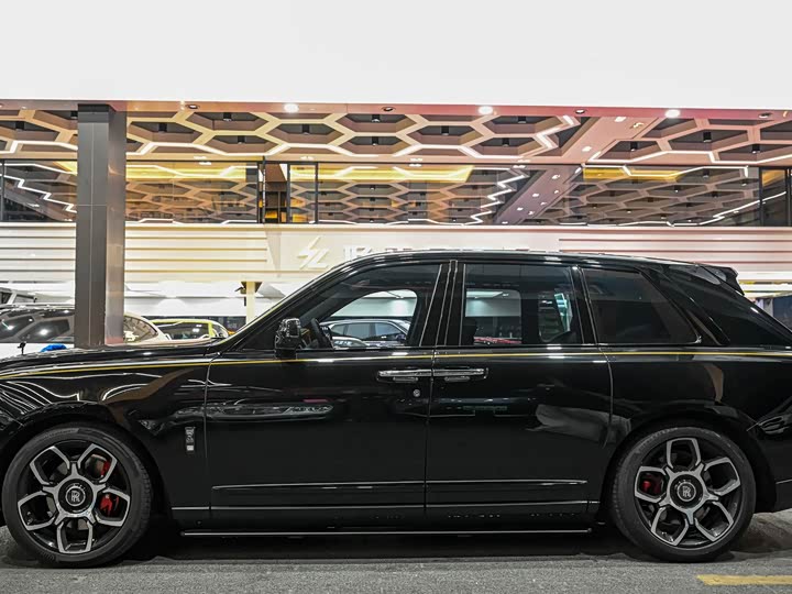 Фото 2 - Rolls-Royce Cullinan