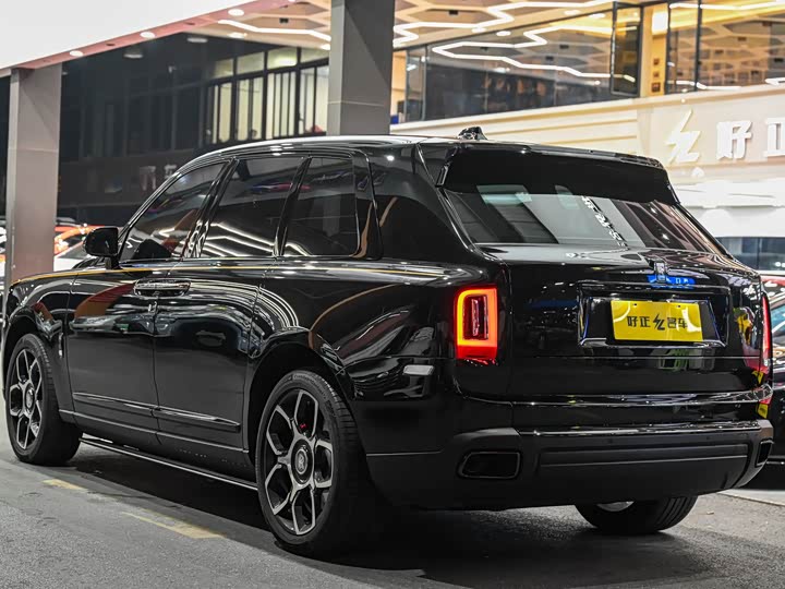 Фото 3 - Rolls-Royce Cullinan