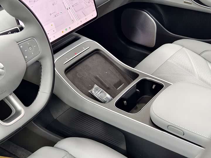 Фото 8 - Nio ET5T