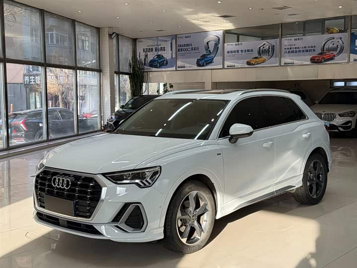 Фото 1 - Audi Q3