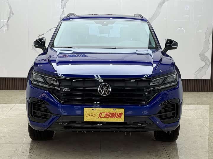 Фото 2 - Volkswagen Touareg