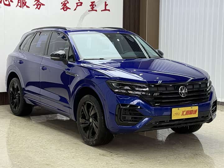 Фото 3 - Volkswagen Touareg