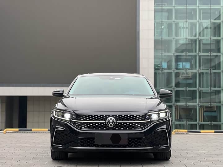 Фото 2 - Volkswagen Passat