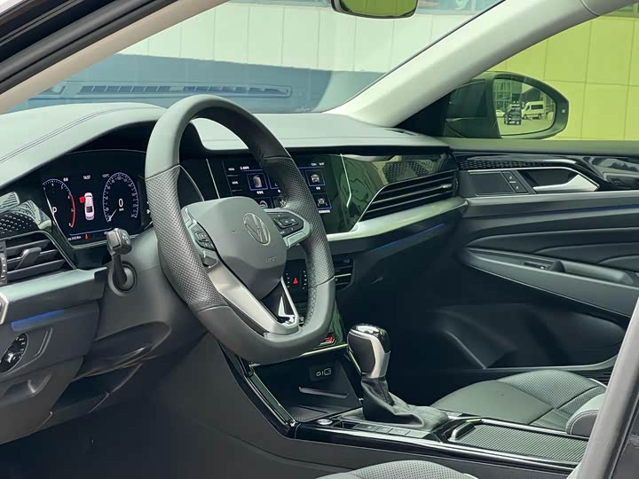 Фото 4 - Volkswagen Passat