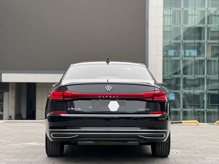 Фото 8 - Volkswagen Passat