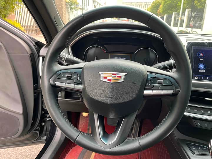 Фото 8 - Cadillac CT5