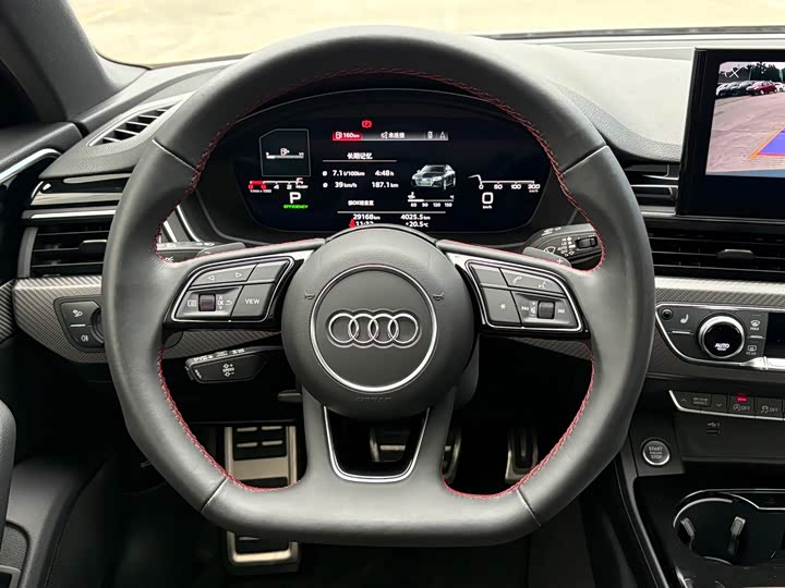 Фото 5 - Audi A4L
