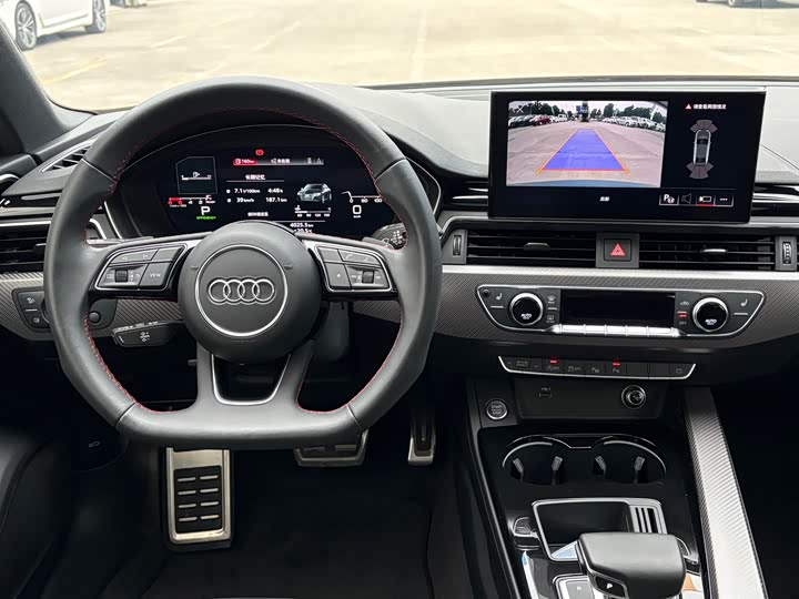 Фото 6 - Audi A4L