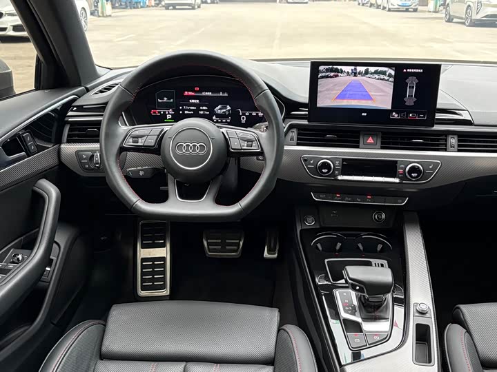 Фото 8 - Audi A4L