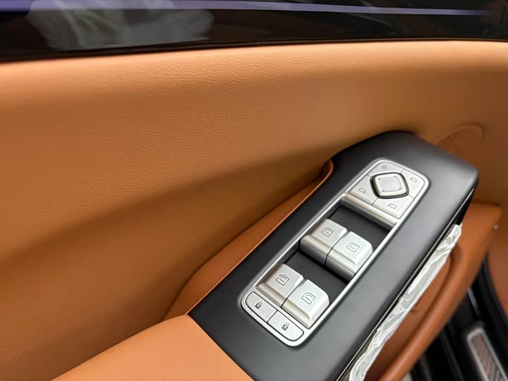 Фото 9 - Hongqi H9