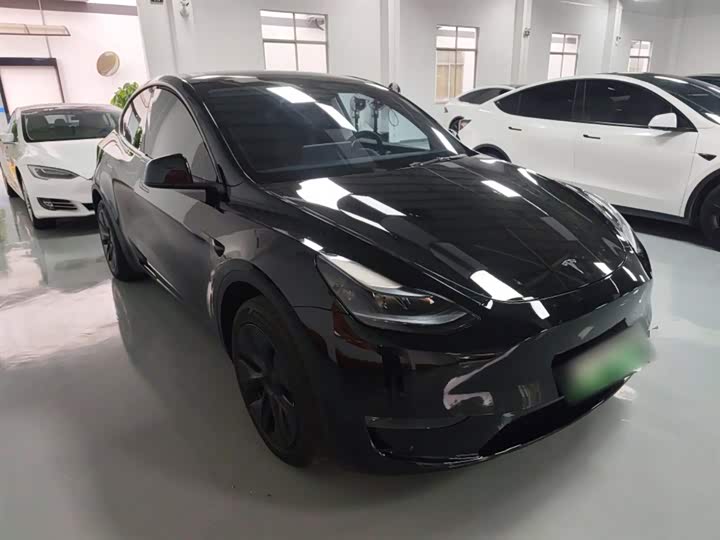 Фото 4 - Tesla Model Y