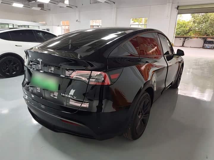 Фото 7 - Tesla Model Y
