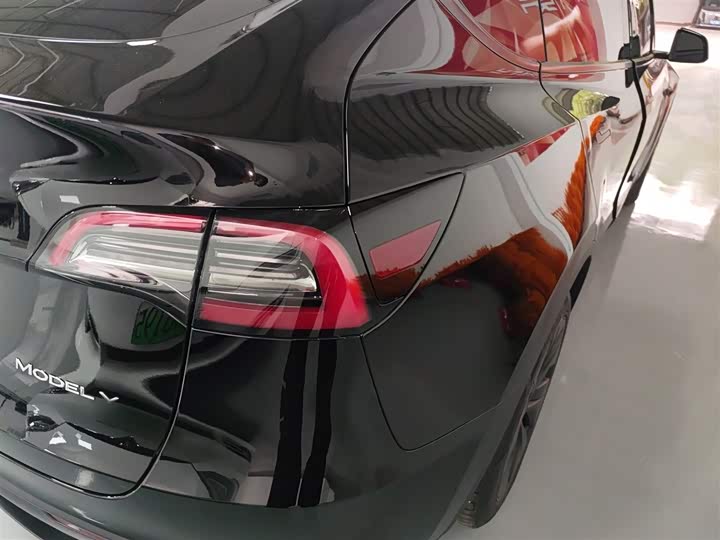 Фото 8 - Tesla Model Y