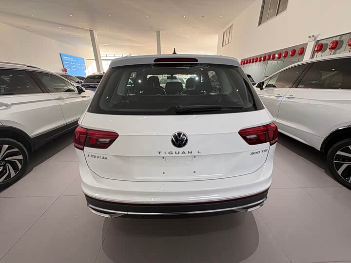 Фото 6 - Volkswagen Tiguan L Pro