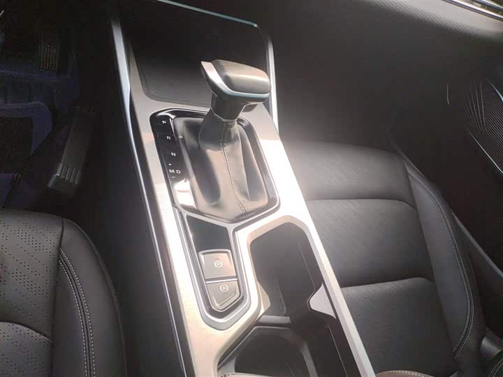 Фото 6 - Geely Emgrand