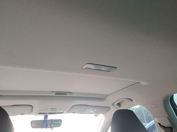 Фото 8 - Geely Emgrand