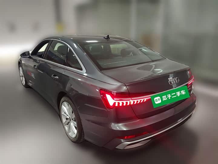 Фото 9 - Audi A6L