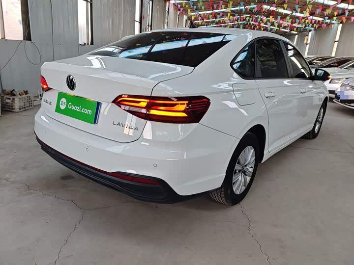 Фото 7 - Volkswagen Lavida