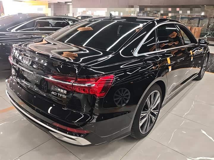 Фото 7 - Audi A6L