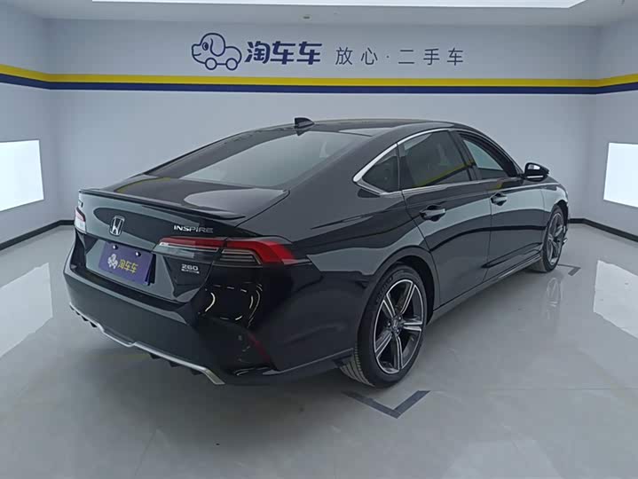 Фото 3 - Honda Inspire