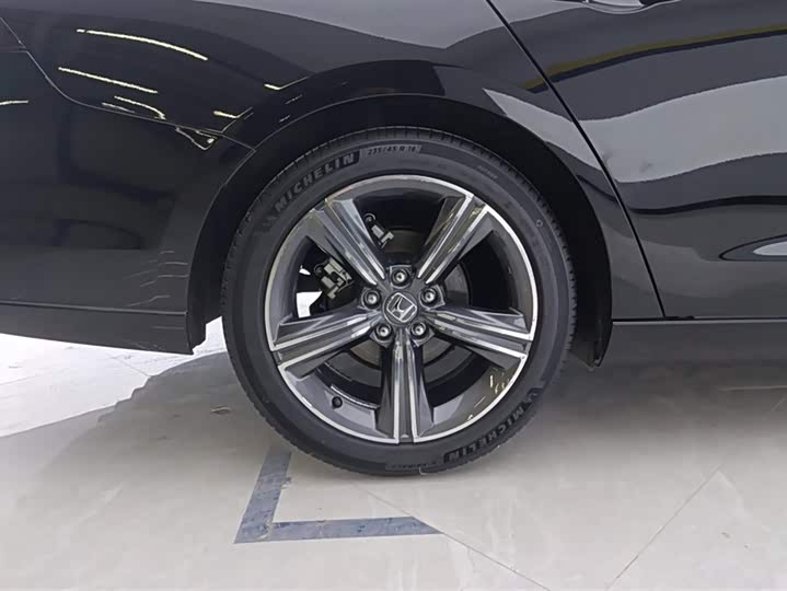 Фото 6 - Honda Inspire