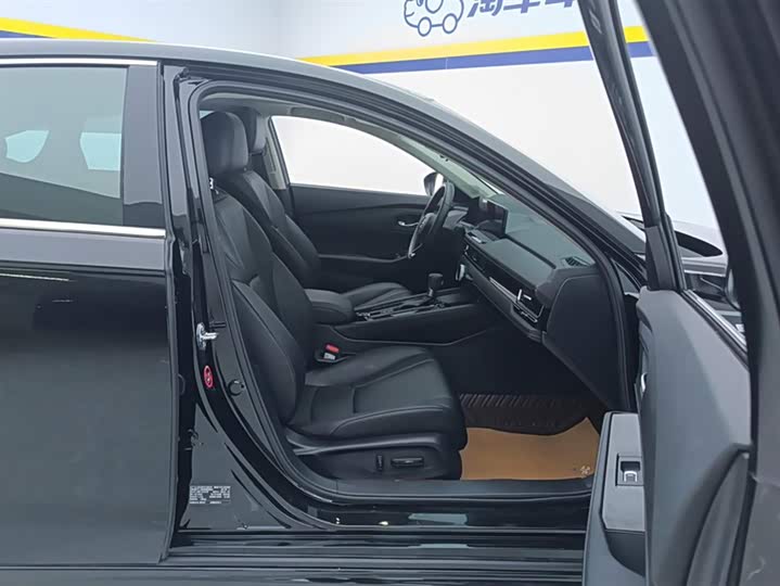 Фото 8 - Honda Inspire