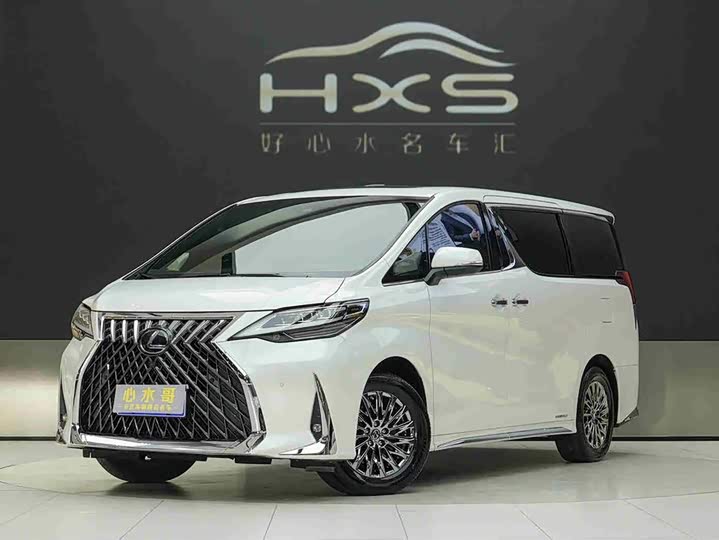 Фото 1 - Lexus LM