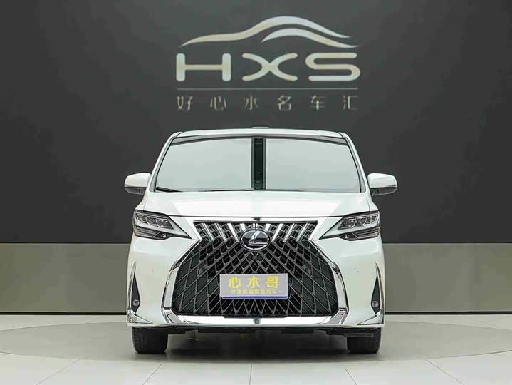 Фото 2 - Lexus LM