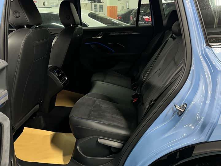 Фото 3 - Volkswagen Tiguan L Pro