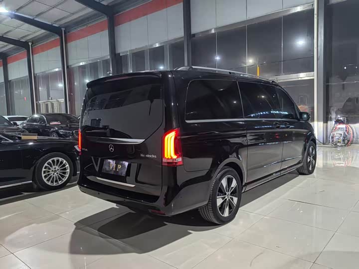 Фото 4 - Mercedes-Benz V-Class