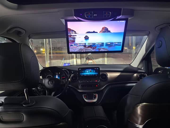 Фото 8 - Mercedes-Benz V-Class