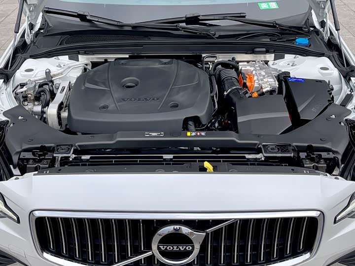 Фото 8 - Volvo S60 Hybrid