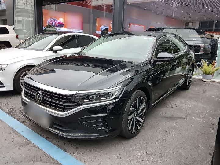 Фото 2 - Volkswagen Passat