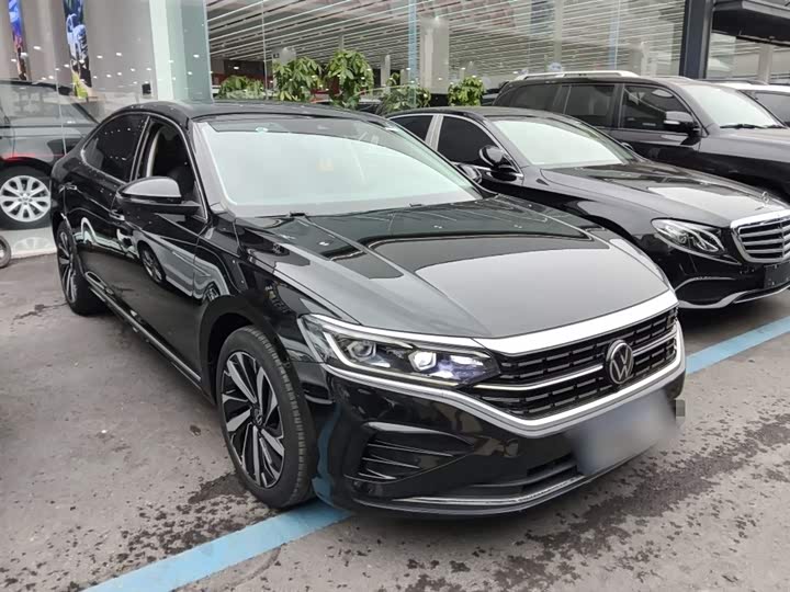 Фото 4 - Volkswagen Passat