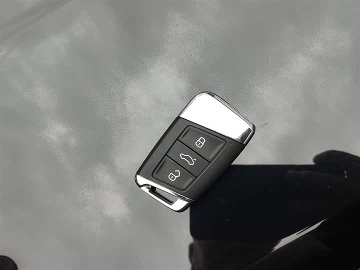 Фото 9 - Volkswagen Passat