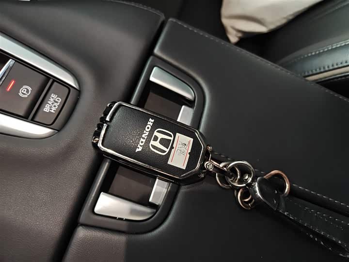 Фото 9 - Honda Avancier