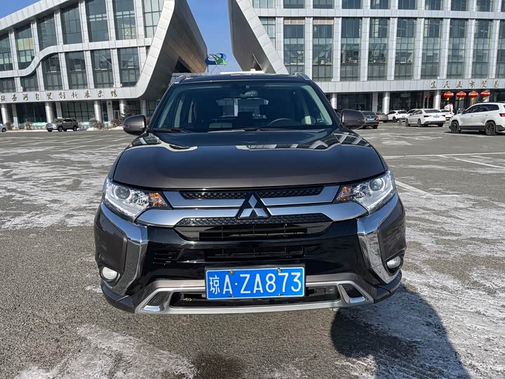 Фото 3 - Mitsubishi Outlander