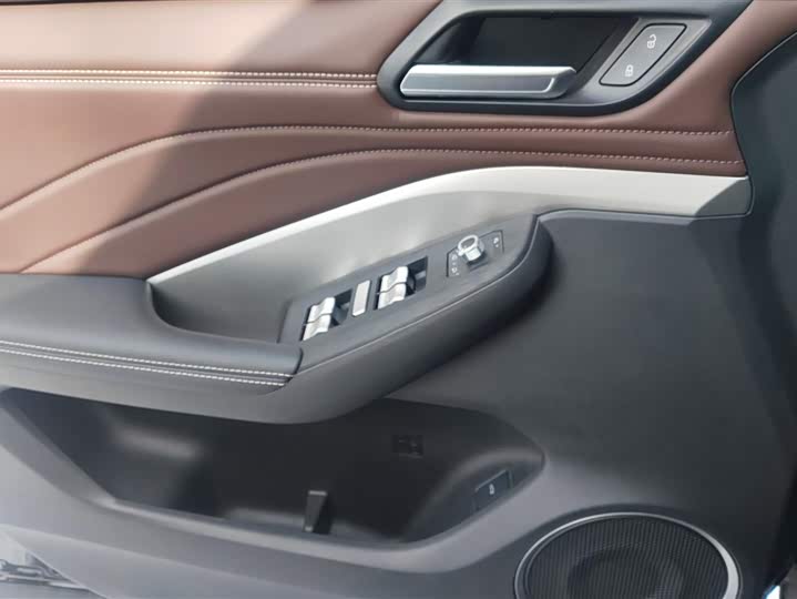 Фото 7 - Wey VV6