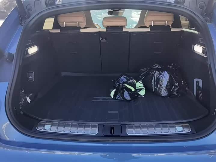 Фото 4 - Nio ET5T