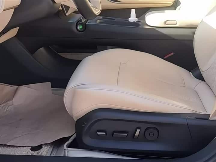 Фото 9 - Nio ET5T