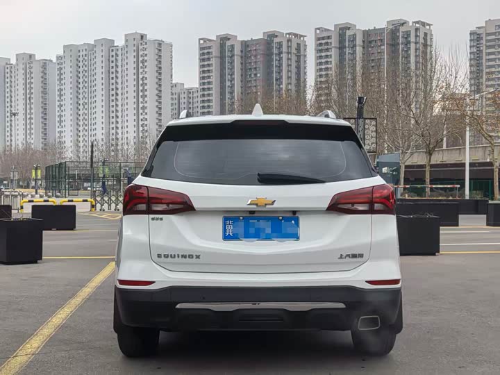 Фото 6 - Chevrolet Equinox